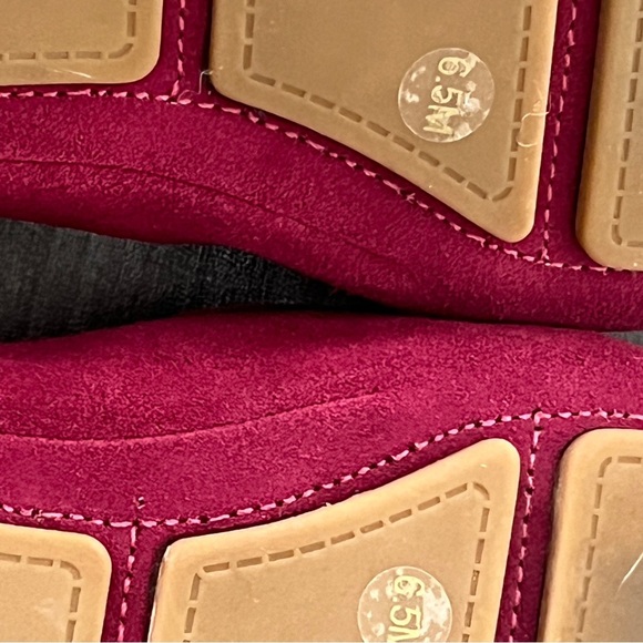 ANTONIO MELANI Women’s Size 6.5 Magenta Slip On Loafers Non Skid Rubber Soles - Picture 7 of 8